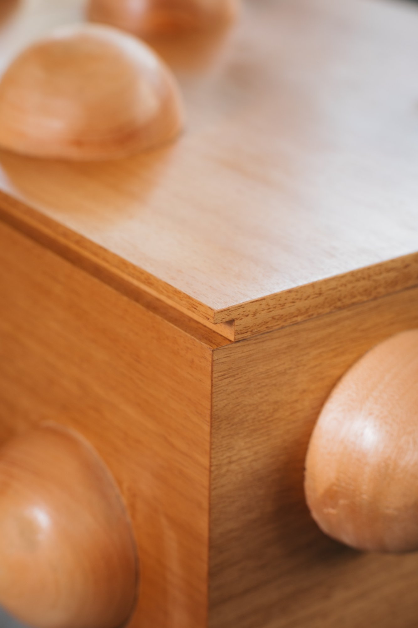 Detail of the cedar wood balls