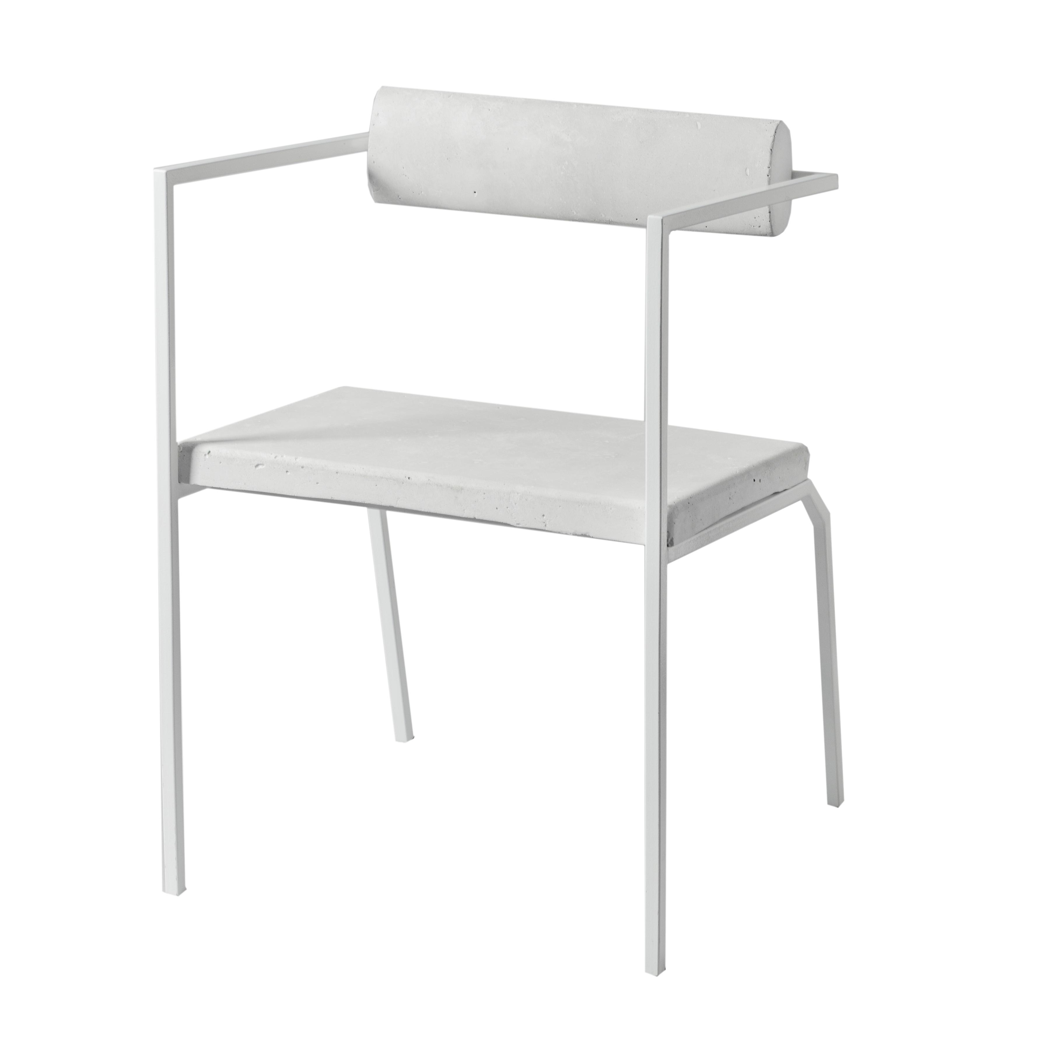 Concreta chair, three-quarter view