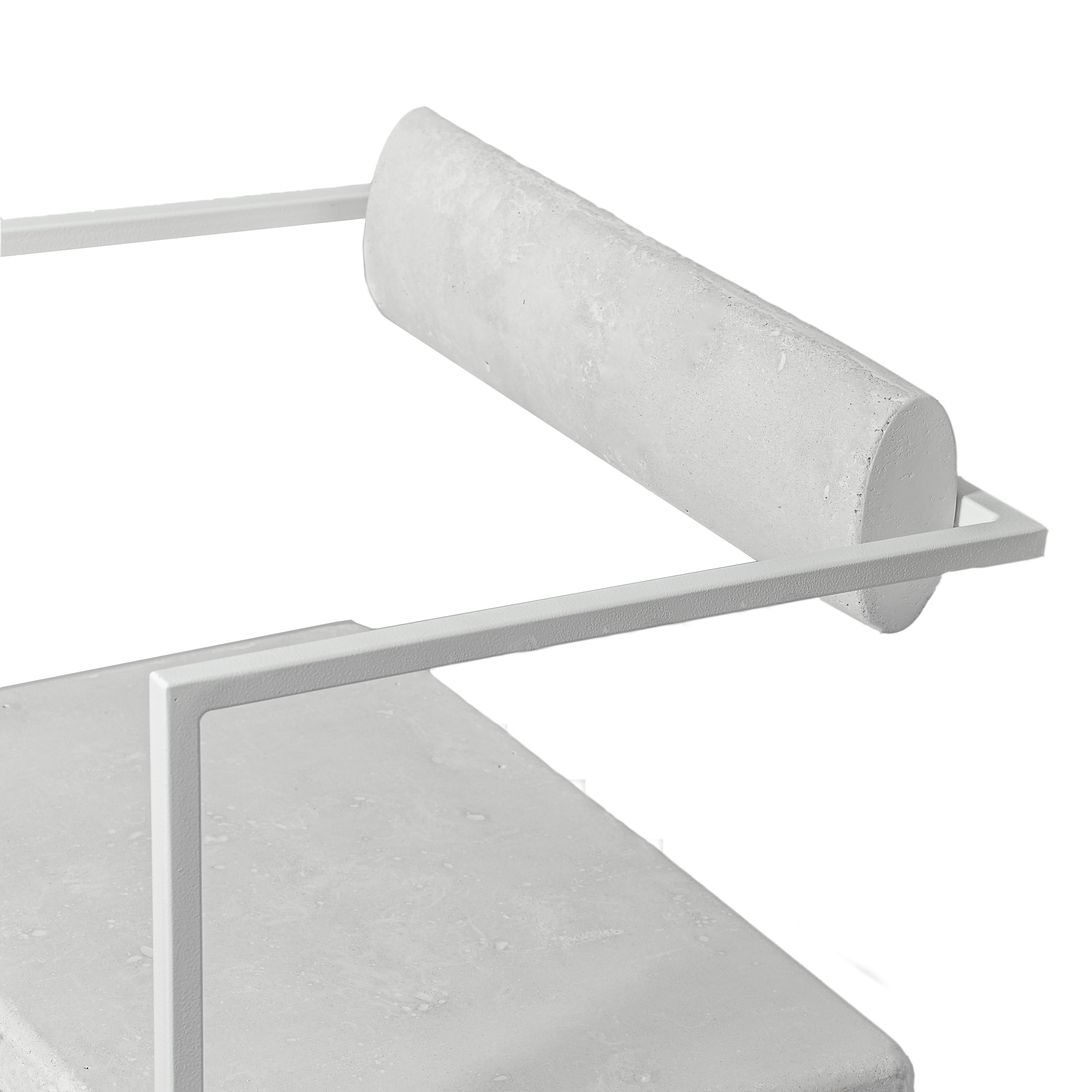 Detail of the backrest resting on the steel frame