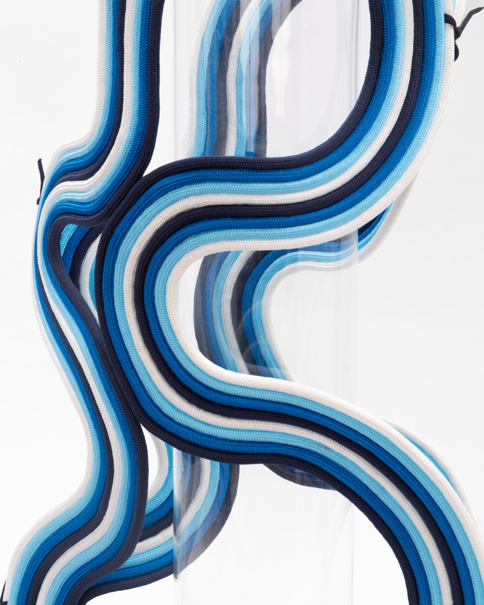 Detail of the woven blue rope shell