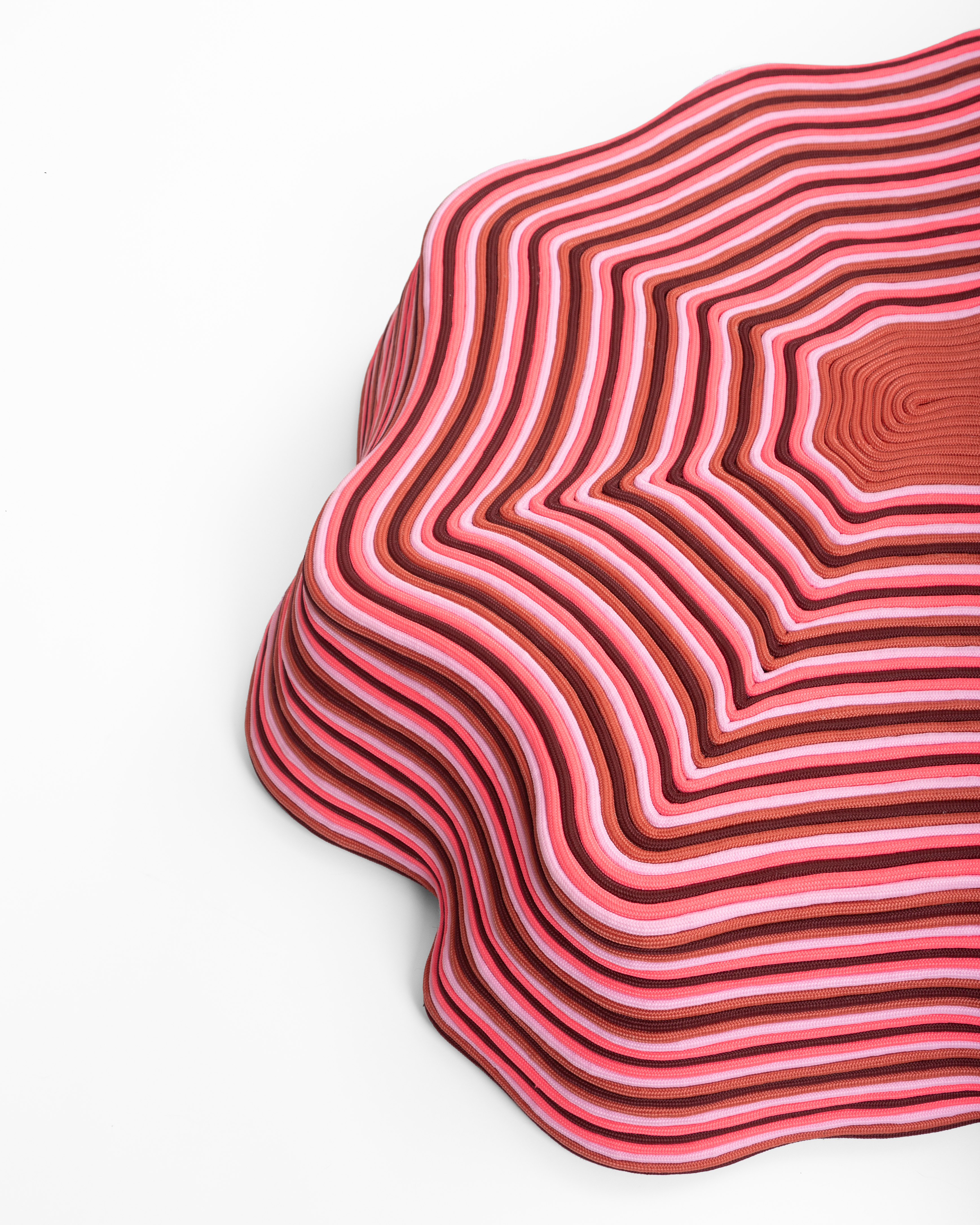 Detail of the pink and red rope contours